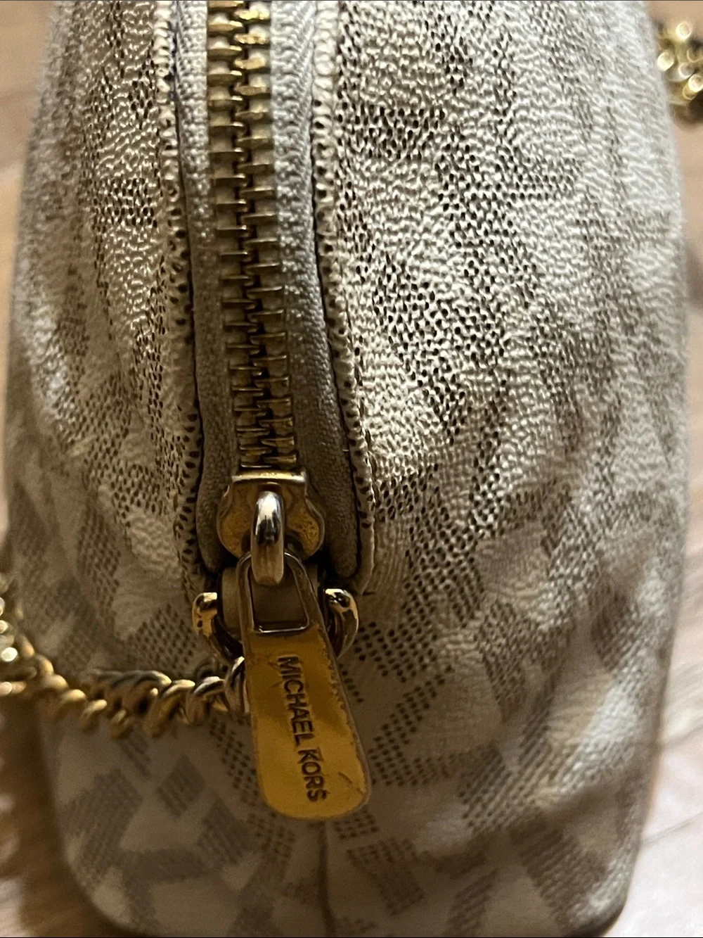 Michael Kors Jet Set Crossbody Bag Beige MK Logo Small Chain Strap